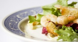 Arugula and shrimp salad